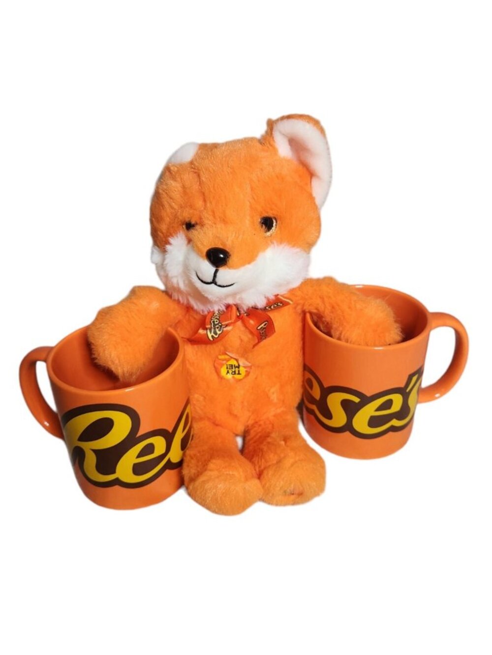 Reese's Peanut Butter Cup Set of 2 Galeria Mugs & Singing Fox 10" Plush Works